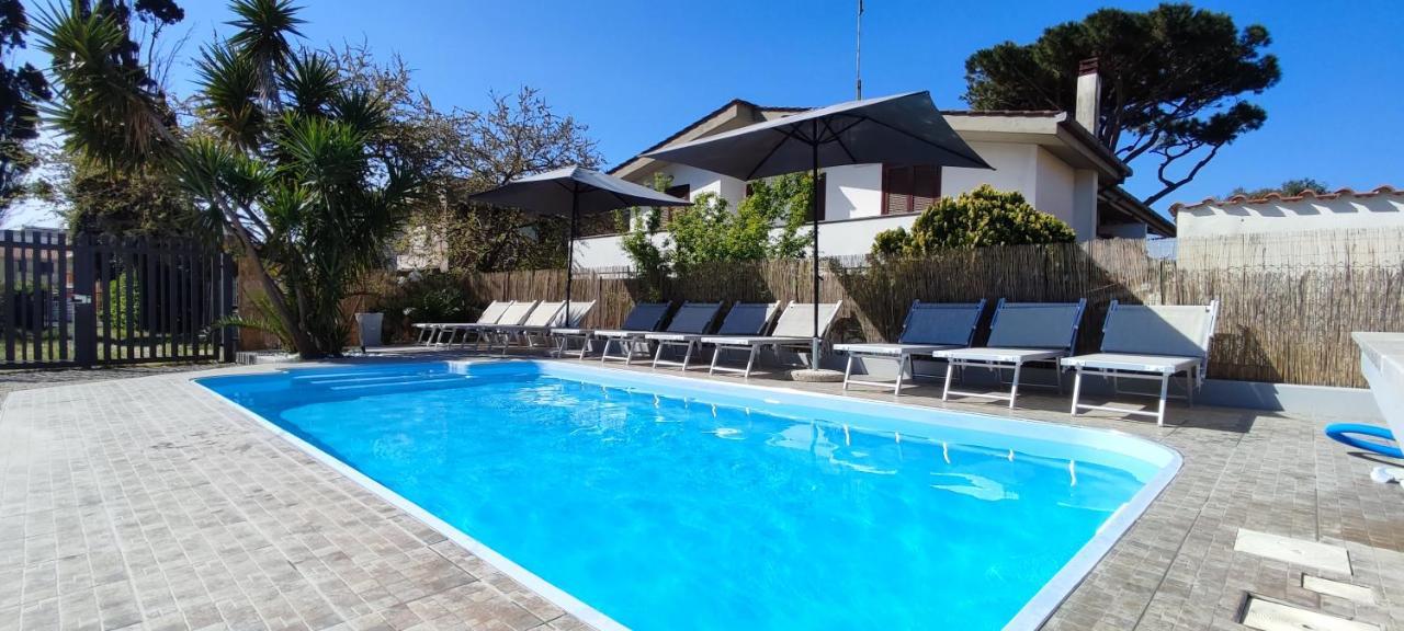 Villa Kinga Anzio Bagian luar foto